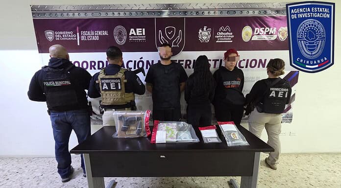 Detienen en flagrancia a pareja de adultos y adolescente en posesión de droga y un arma