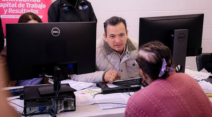 Recibe alcalde Marco Bonilla documentos de solicitantes de beca PAAM 2026