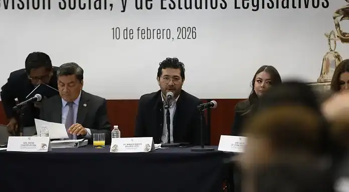 Senado aprueba en comisiones semana laboral de 40 horas