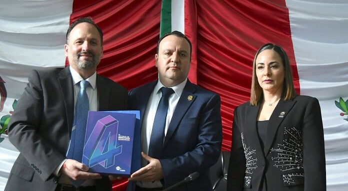 Presidente del Congreso recibe Cuarto Informe de la Gobernadora en Sesión Solemne