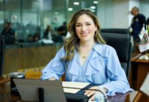 Condena Alma Portillo dispendio de políticos en bardas y espectaculares