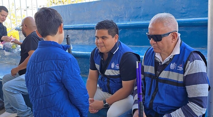 Fortalece Gobierno Municipal inclusión de alumno con discapacidad visual en la Primaria Martín Luis Guzmán