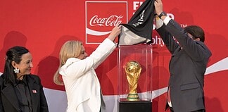 Maru da la bienvenida al Trofeo de la Copa Mundial de la FIFA 2026 en su paso por Chihuahua