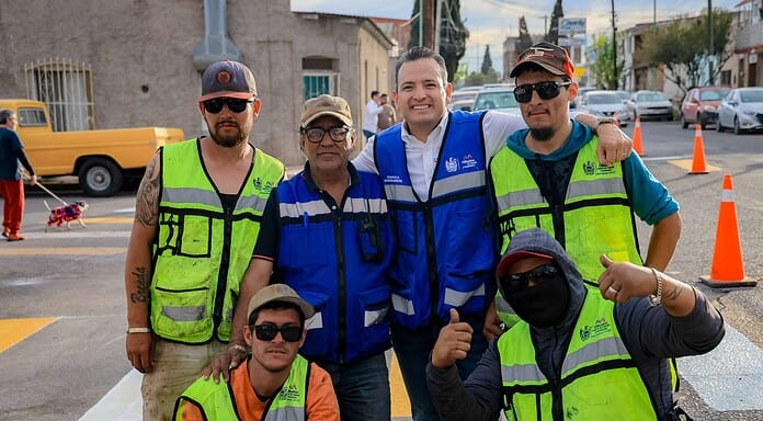 Supervisa Marco Bonilla trabajos de bacheo en la Santo Niño