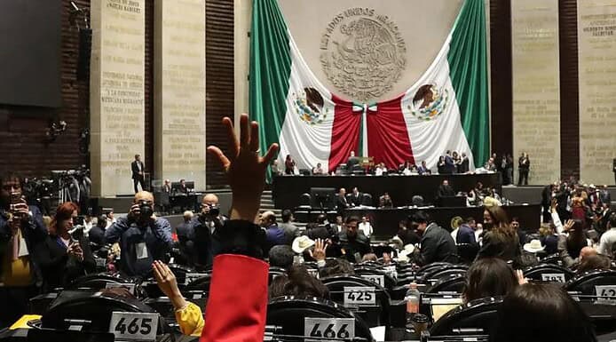 Sólo con apoyo de Morena, llega hoy al Congreso reforma electoral