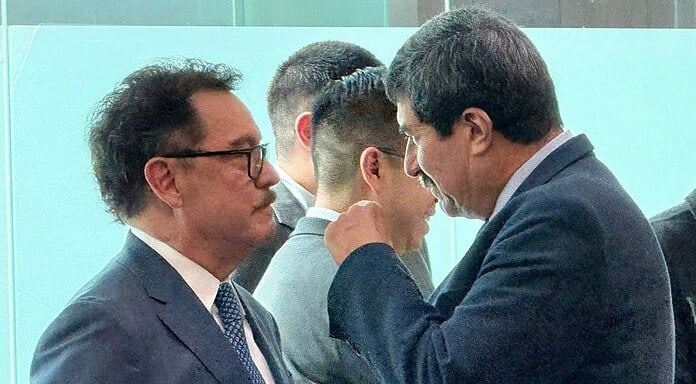 Burocracia dorada se despachó con cuchara grande, Reforma Constitucional repara despojo: Corral