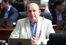 Impulsa Cuauhtémoc Estrada electrificación, agua y apoyo alimentario en Tomochi