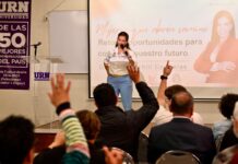 Diputada Xóchitl Contreras dialoga con estudiantes de la Universidad Regional del Norte