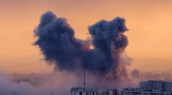 EU e Israel atacan edificio de organismo encargado de elegir al nuevo líder de Irán