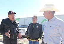 Gestiona Arturo Zubia techumbre para la Plaza Jorge Mora López en Camargo
