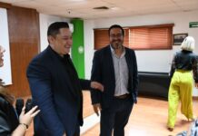 Sostiene Alfredo Chávez charla con estudiantes del Claustro Universitario sobre ciudad desde lo legislativo