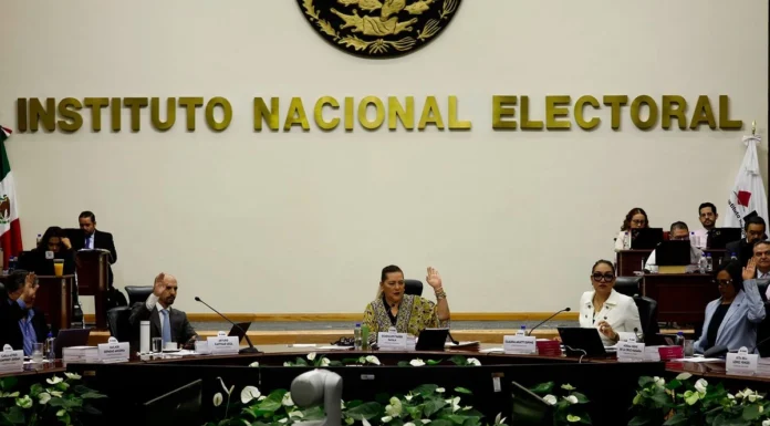 Definen lista de 100 aspirantes para tres plazas en el Consejo del INE