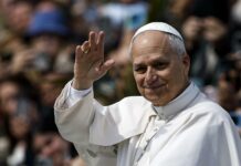 León XIV portará la cruz en su primer viacrucis de Viernes Santo en el Coliseo