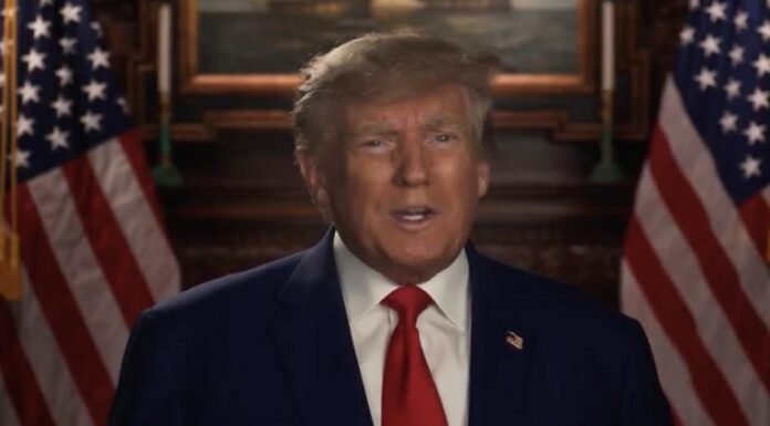 Trump envía un equipo para negociar con Irán a Pakistán, según la Casa Blanca