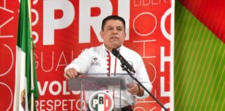 Álex Domínguez exige mantener ciclo escolar completo y respalda postura de padres de familia