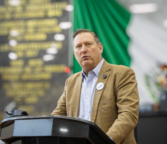 Olson responde tras manifestación LGBT en el Congreso y acusa intolerancia ideológica