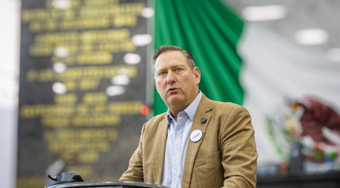 Olson responde tras manifestación LGBT en el Congreso y acusa intolerancia ideológica