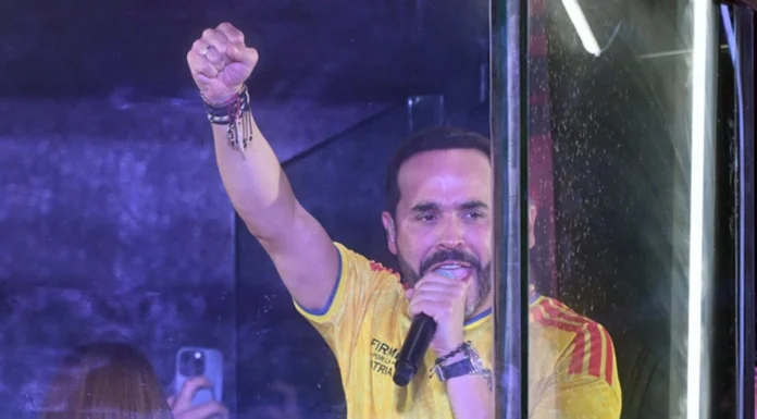 Colombianos eligen gobierno de ultraderecha, según preconteos; Abelardo de la Espriella celebra ventaja