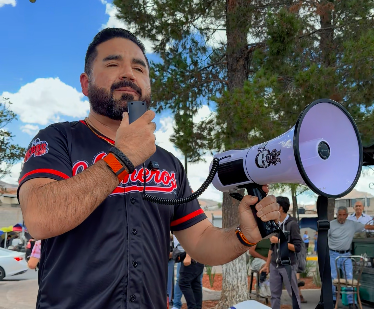 Francisco Sánchez lleva defensa jurídica masiva a Parral contra la curp biométrica