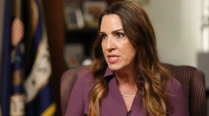 Sara Carter, “zar antidrogas” de EU, advierte que van contra políticos que protejan a cárteles
