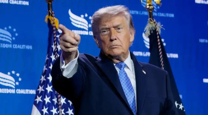 Trump amenaza con arancel del 100% a países europeos