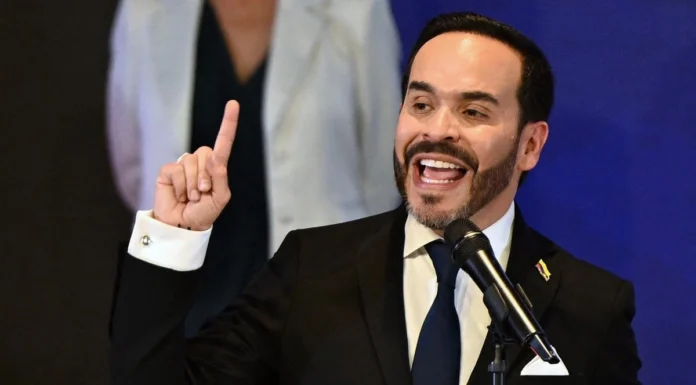 De la Espriella acusa a Petro de preparar golpe de Estado en Colombia