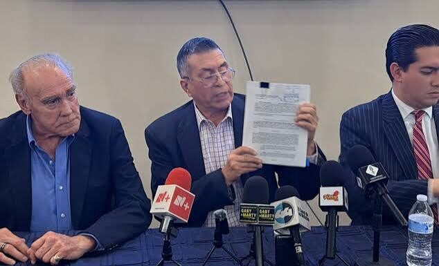 Denuncian ex alcaldes a Pérez Cuéllar por presunto peculado