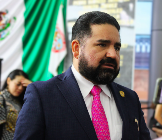 Logra Francisco Sánchez suspensión contra el registro de celulares y la CURP biométrica
