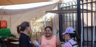 Llevan Manque y Joss Vega reforestación, limpieza y útiles escolares a primaria de El Saucito