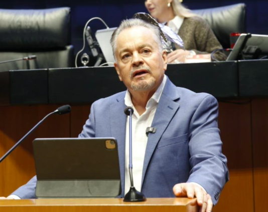Impulsa Mario Vázquez diálogo para fortalecer a los municipios mediante Conversatorio en el Senado