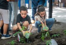 Pintura, baile, monta y senderismo: así viven niñas y niños la Veraneada del IMPAS