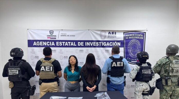 Detiene AEI a dos femeninas en posesión de un arma de fuego y droga, durante cateo en Rancho Anapra