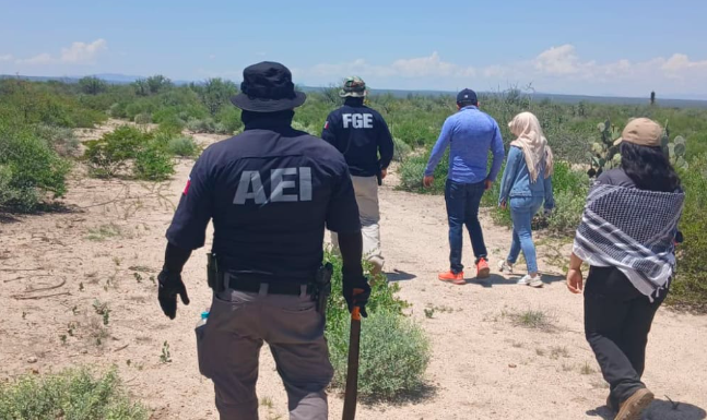 Realiza FGE Sur operativo de rastreo pedestre y pega de pesquisas en comunidades de Jiménez y Coronado