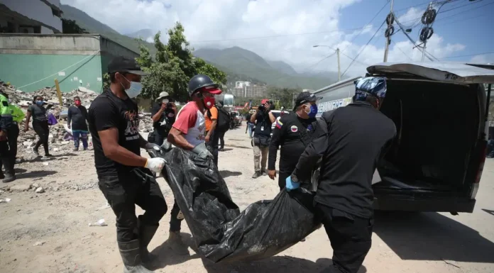 Venezuela: suman 6 mil 461 rescatados de entre los escombros