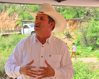 Gestiona diputado Jaime Torres obra de pavimentación hidráulica en Maguarichi
