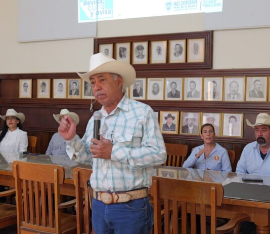 Arturo Zubía llama a reforzar la prevención ante el riesgo del gusano barrenador del ganado