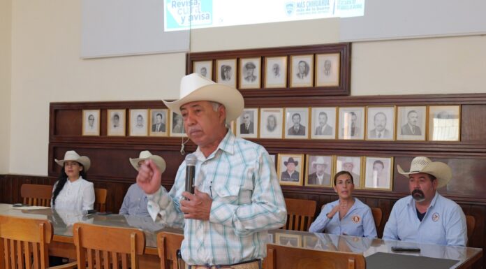 Arturo Zubía llama a reforzar la prevención ante el riesgo del gusano barrenador del ganado