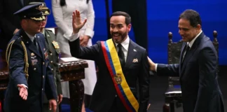 Abelardo de la Espriella asume la presidencia de Colombia y promete mano dura en seguridad