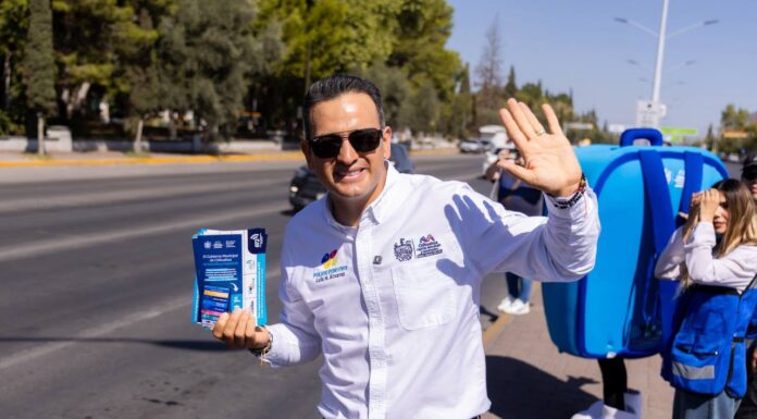 Acerca Marco Bonilla programas y servicios del Gobierno Municipal a las familias