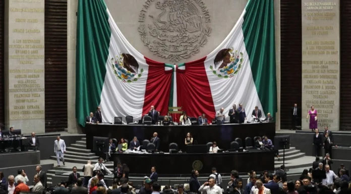 Morena y aliados se enfrascan en controversia con PRI y PAN sobre derechos de audiencias