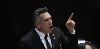 Juez federal niega suspensión provisional al líder del PRI contra alerta migratoria