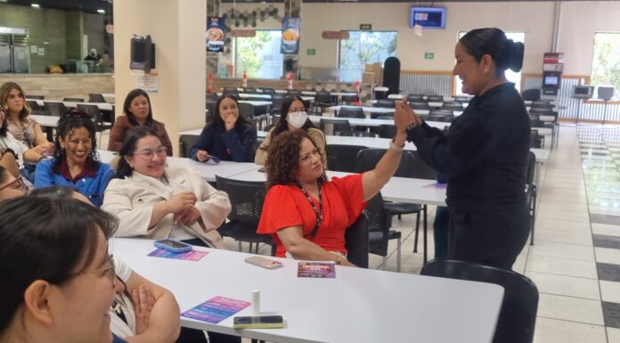 Imparte Policía Municipal clases de defensa personal a mujeres de la industria manufacturera
