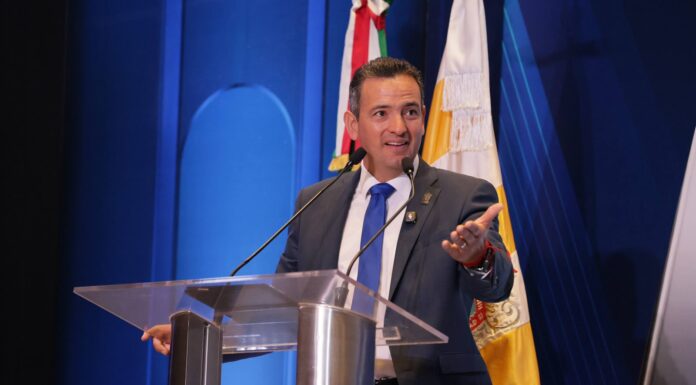 Marco Bonilla fortalece la seguridad; se gradúan 97 nuevos policías en el ISSCUU