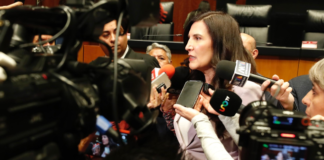 Kenia López pide a diputados del PRI y Morena civilidad política
