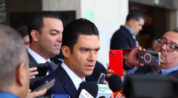 Nueva licencia de Rocha Moya no resuelve la crisis; PAN insiste en su juicio político