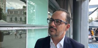 Va Jorge Soto contra el uso de colores partidistas en bienes públicos