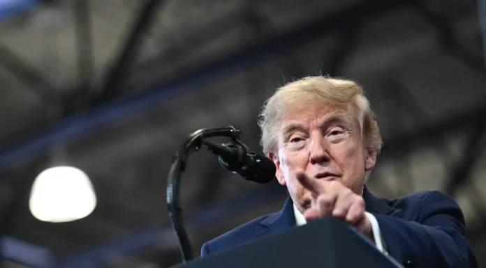 Trump dice que “pronto” va a declarar el estrecho de Ormuz como “territorio de Estados Unidos”