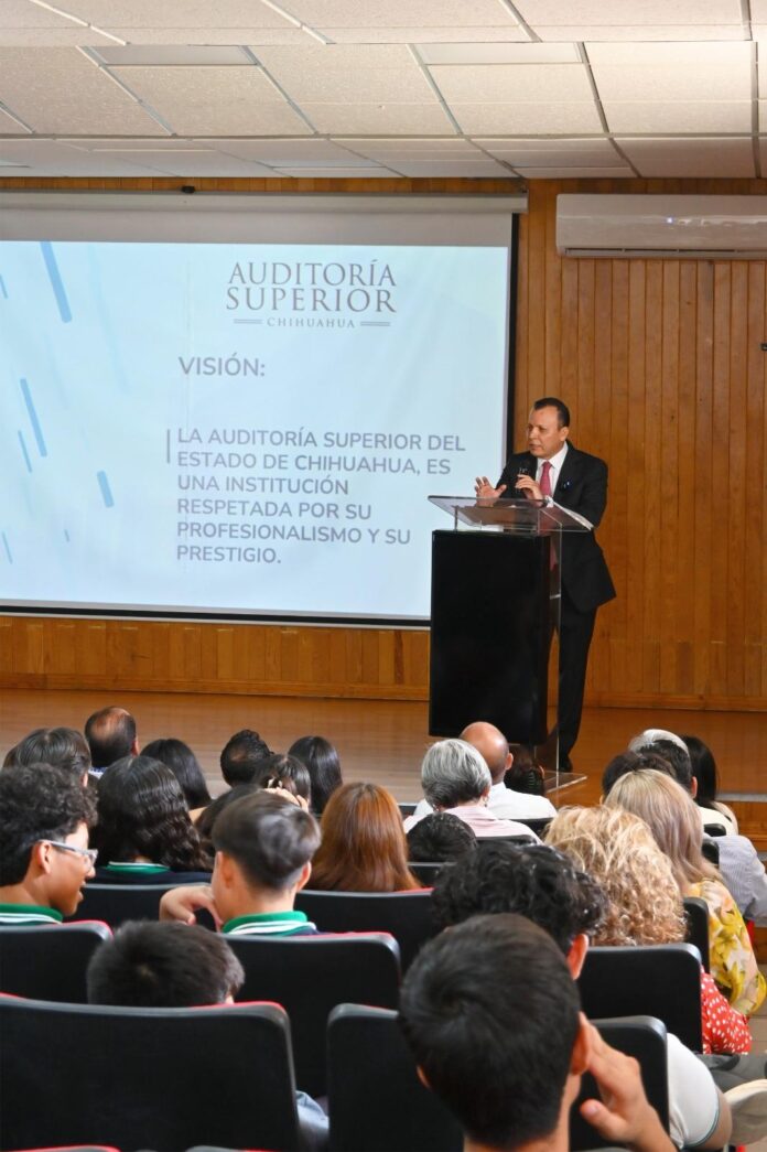 auditor con estudiantes 1