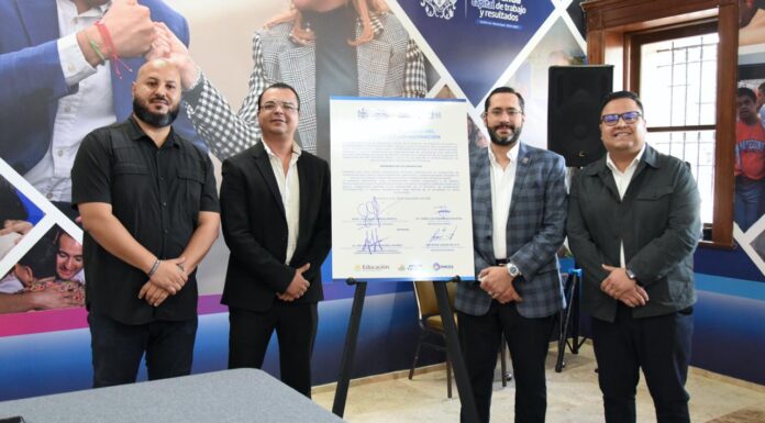 Impulsan Municipio y Red Educativa México la profesionalización de adultos en Chihuahua
