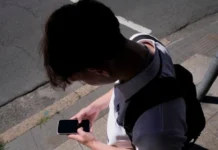 Senado avala en comisiones, por unanimidad, prohibir uso de celulares y dispositivos en las escuelas